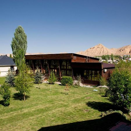 Khan Tengri Hotel Naryn Exterior foto