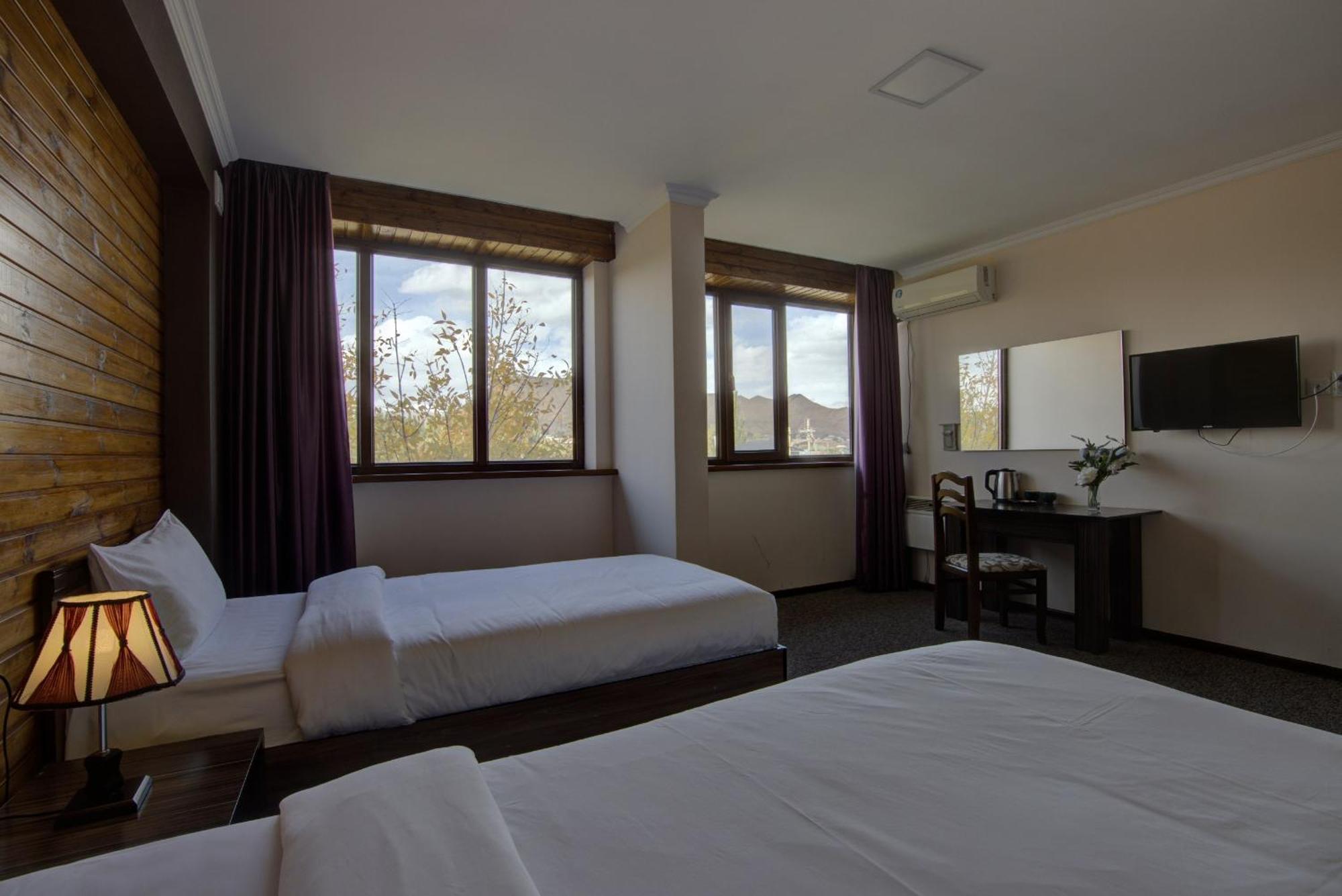 Khan Tengri Hotel Naryn Exterior foto