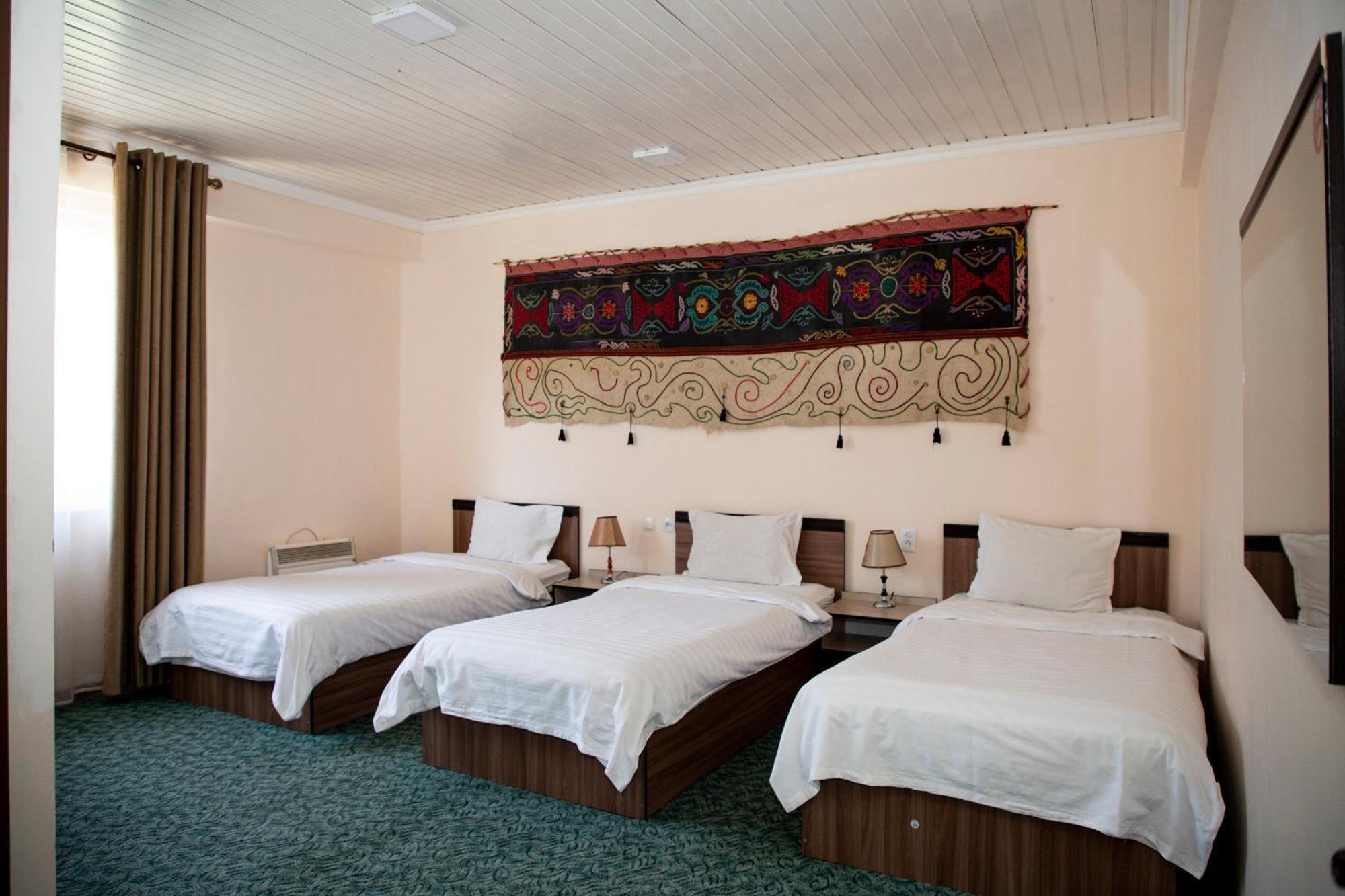 Khan Tengri Hotel Naryn Exterior foto