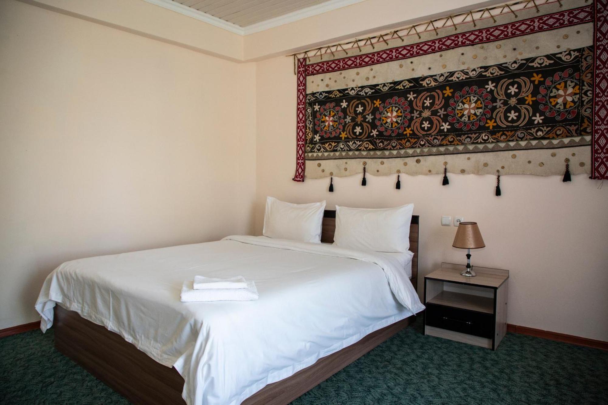 Khan Tengri Hotel Naryn Exterior foto